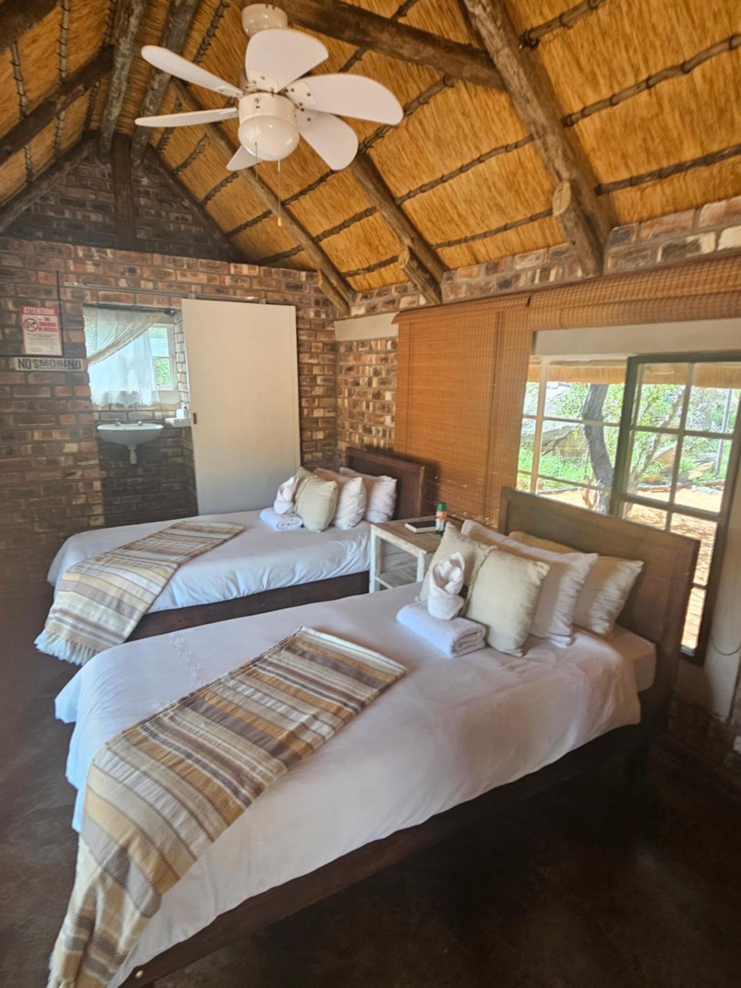 Kaoko Bush Lodge Kamanjab 외부 사진
